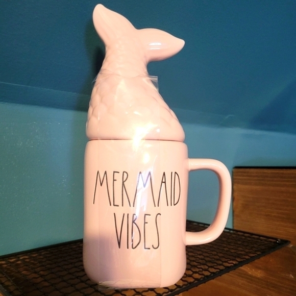 MERMAID vibes Rae Dunn Coffee mug with top - Picture 1 of 2